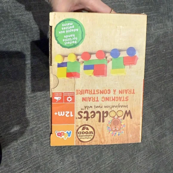 Colorful Stacking Train Set New in Box - Picture 2 of 4